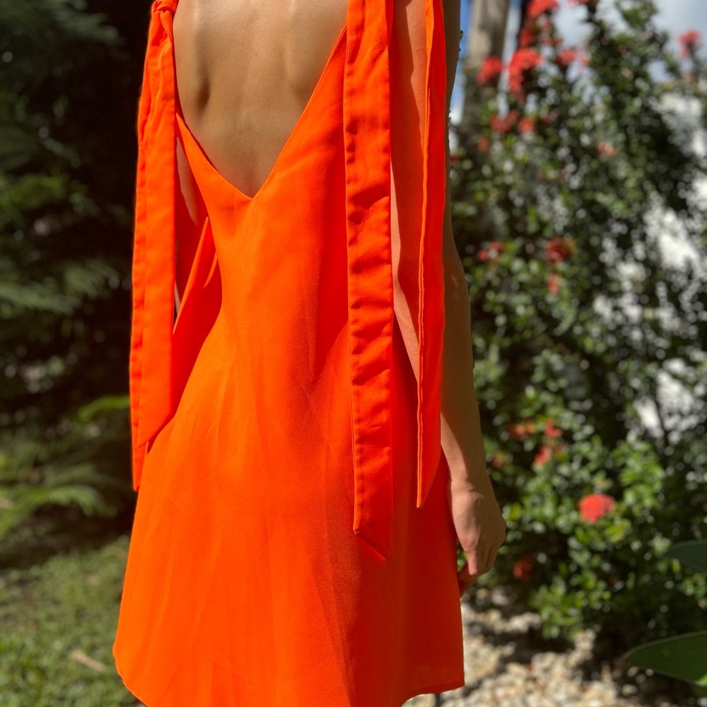 Elegant Orange Sleeveless Dress with open back